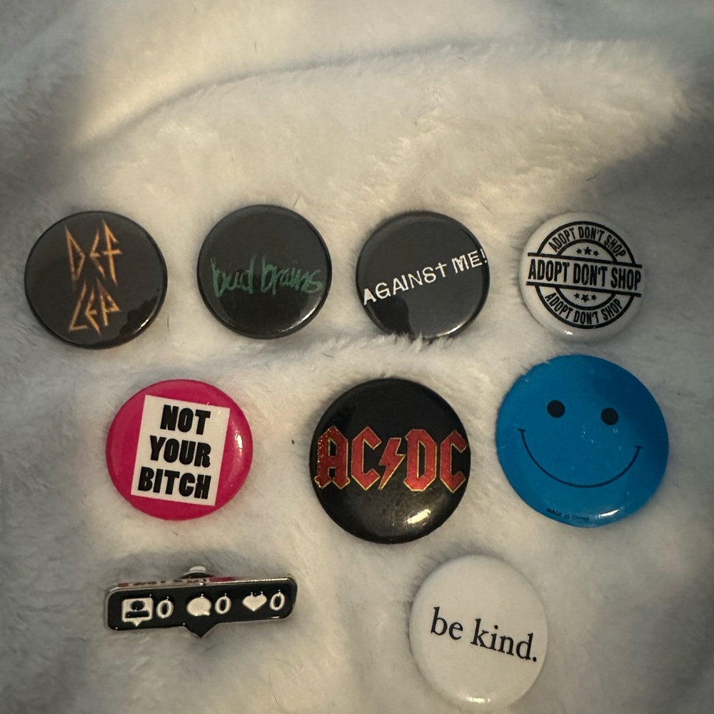Assorted Button Pins Set - Picture 2 of 2